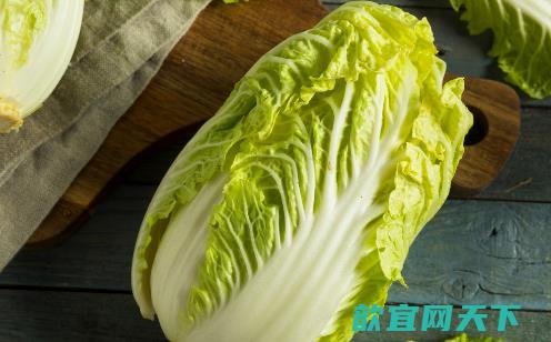 挑选大白菜时菜叶上长了小黑点 这样的白菜能不能吃