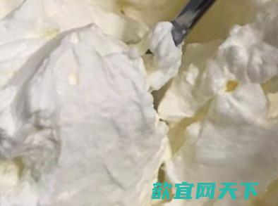 牛奶洗脸能美白吗